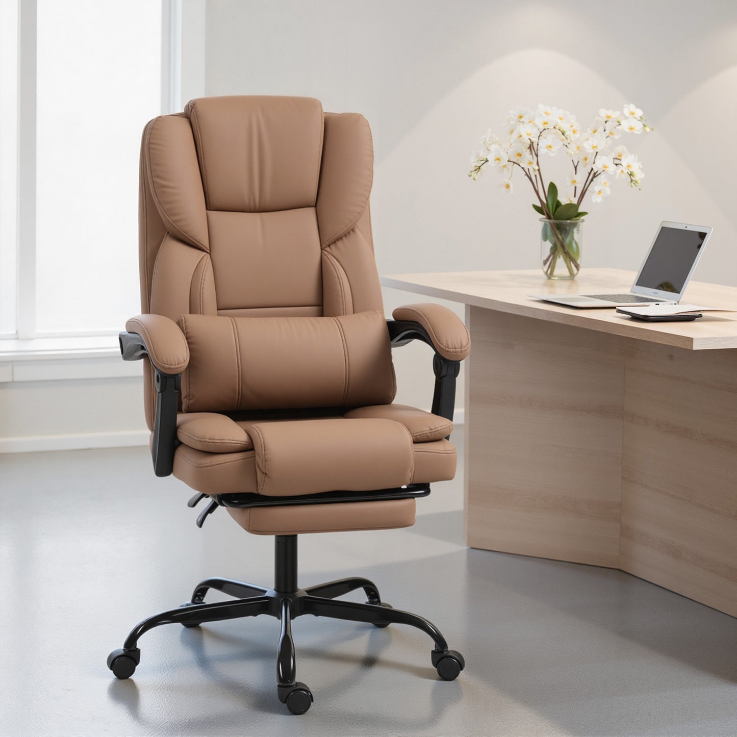 Scaun de Birou Ergonomic Reclinabil 140° cu Suport pentru Picioare și Pernă, Scaun de Birou din Piele Ecologică Rezistentă, Ușor de Curățat, Cotiere Căptușite, Rotativ și Reglabil pe Înălțime, Maro