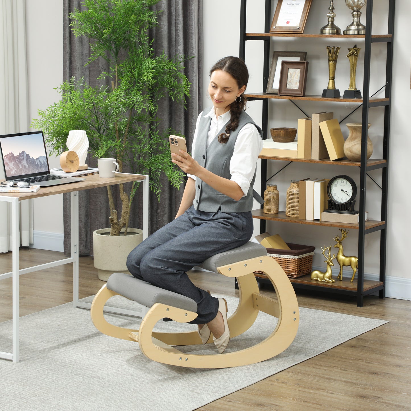 Sedia Ergonomica con Inginocchiatoio e Reclinabile, in Tessuto Effetto Lino e Legno, 55x85x55 cm, Grigio Chiaro