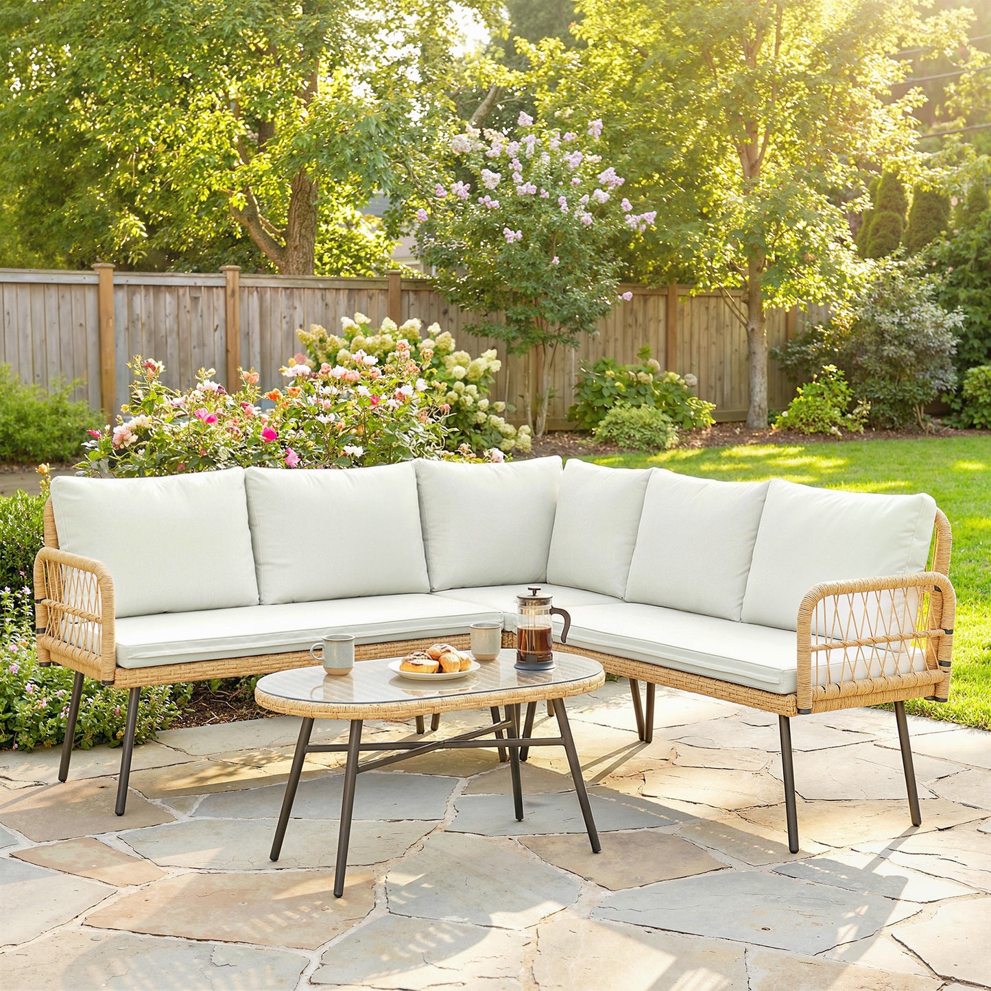 Set Mobilier Grădină din Ratan, 4 Piese în Formă de L, cu 2 Canapele, Colțar, Măsuță de Cafea și Perne, Cadru din Oțel, pentru Balcon sau Terasă, Natural/Crem